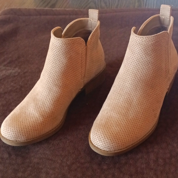 Girls suede taupe boots - Picture 1 of 4